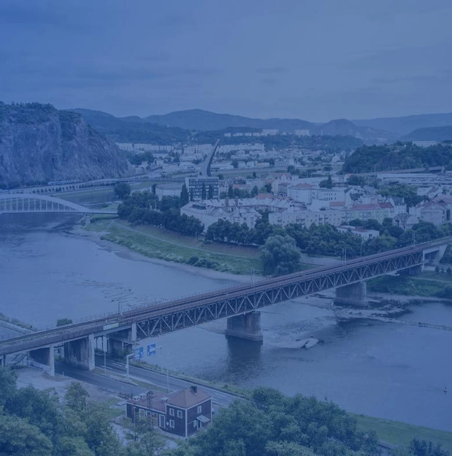 Rodinná zástavba v obcích v okolí Ústí nad Labem